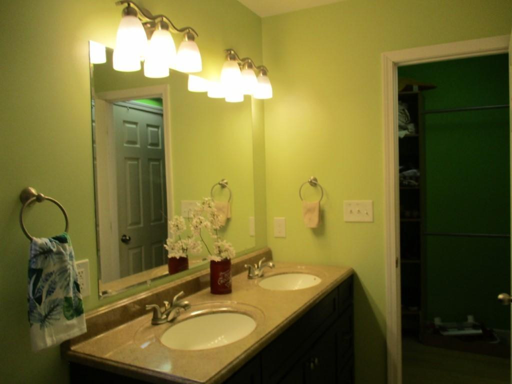 112 Zeb Grindstaff Road Elizabethton, TN 37643 - Photo 14 of 32 Photo 15