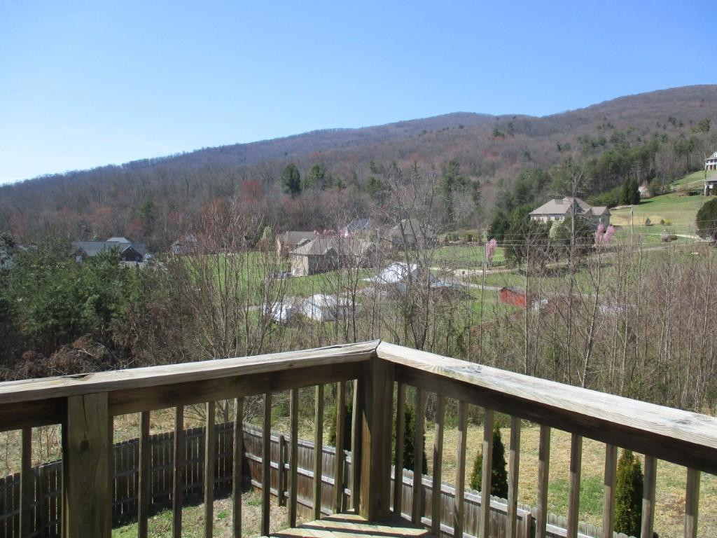 112 Zeb Grindstaff Road Elizabethton, TN 37643 - Photo 17 of 32 Photo 18