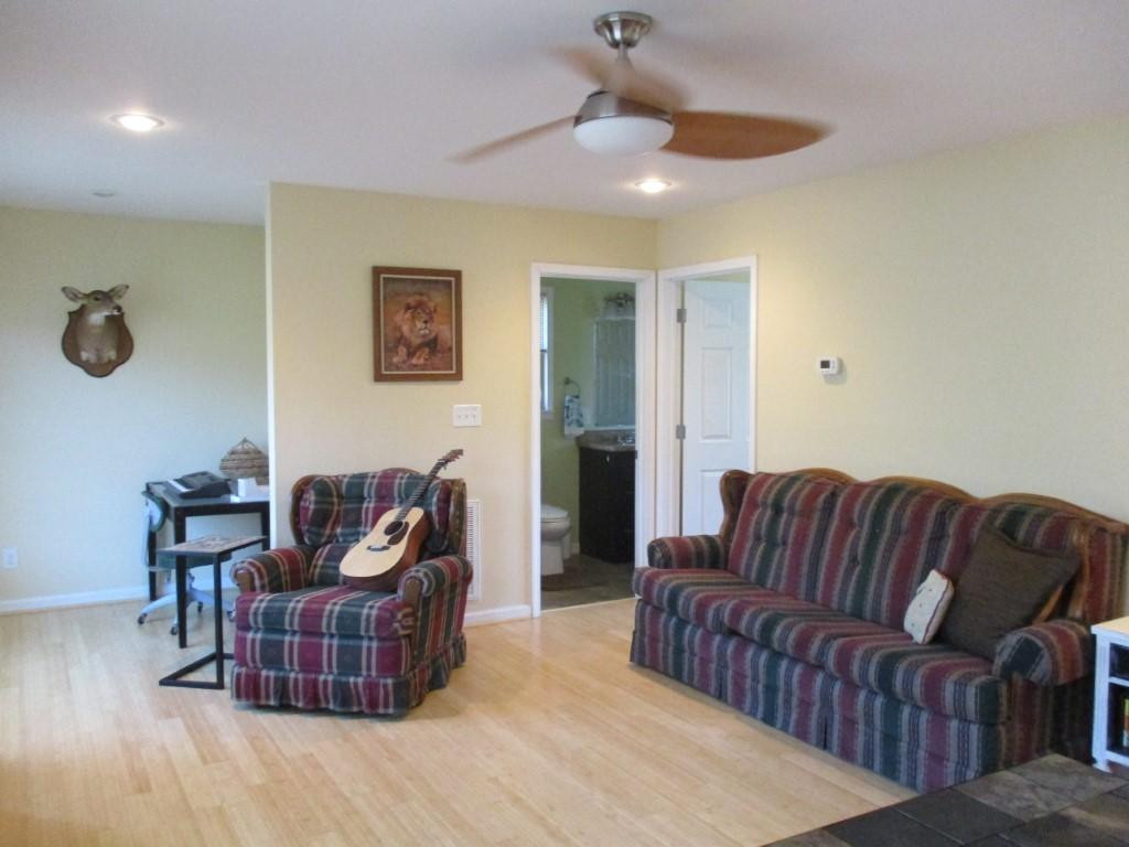 112 Zeb Grindstaff Road Elizabethton, TN 37643 - Photo 7 of 32 Photo 7