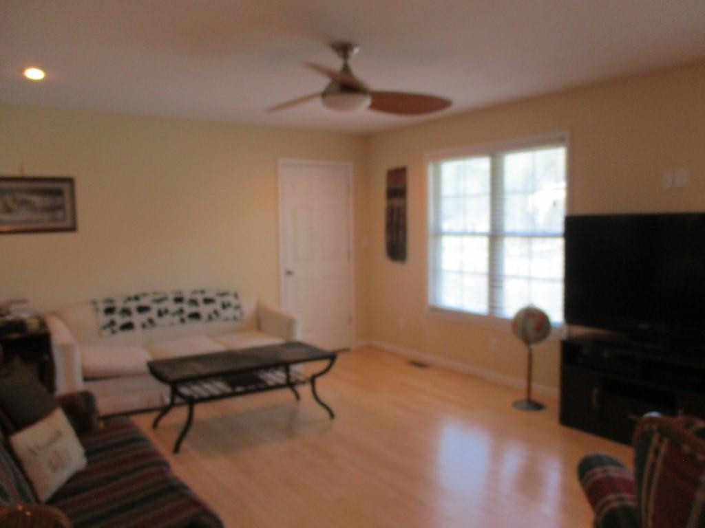 112 Zeb Grindstaff Road Elizabethton, TN 37643 - Photo 10 of 32 Photo 10