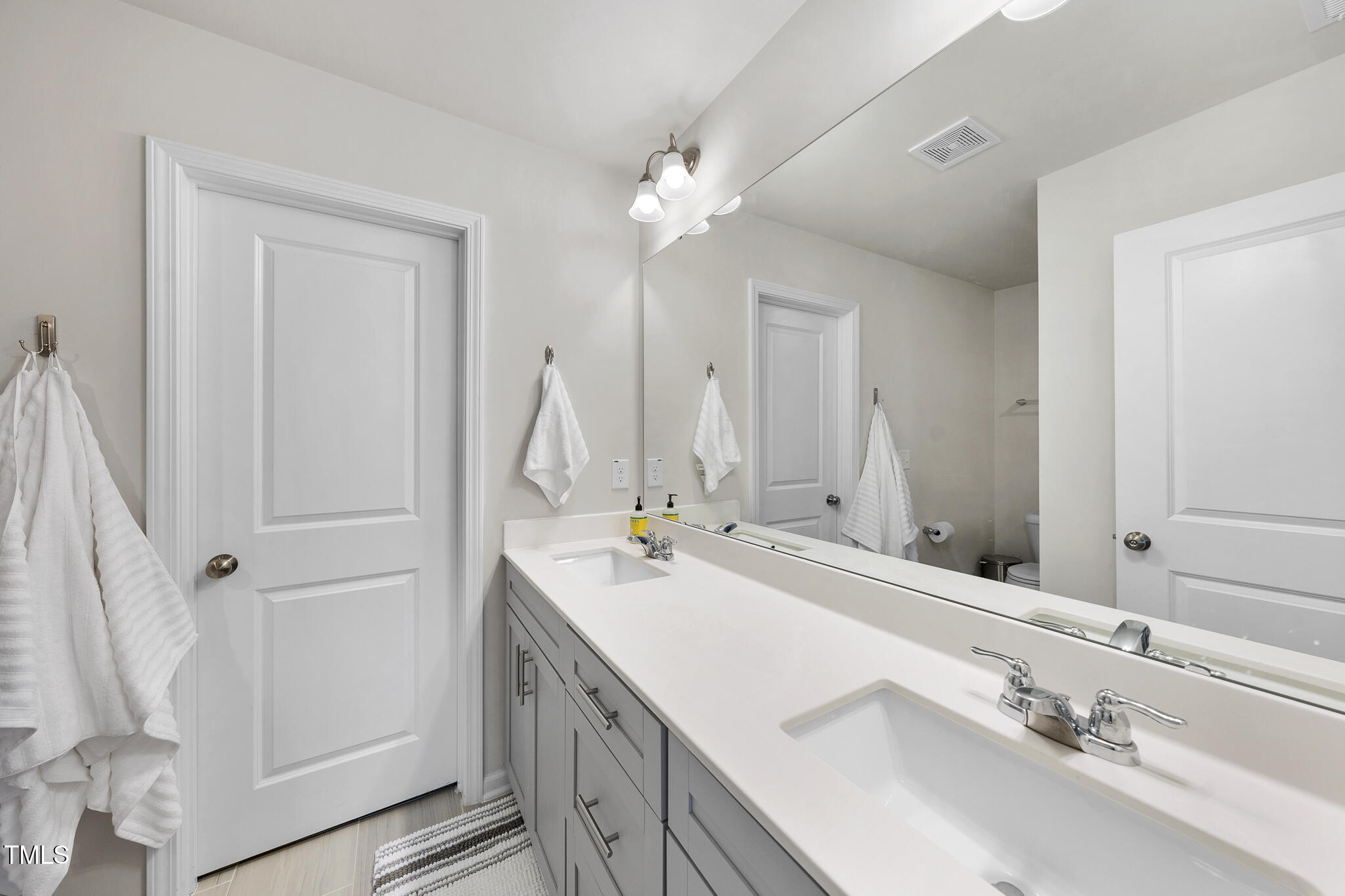 6318 Perry Creek Road Raleigh, NC 27616 - Photo 9 of 21 DSC04853