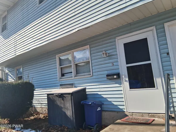 $1,400 | 15 Parish Court, Carbondale, PA 18407