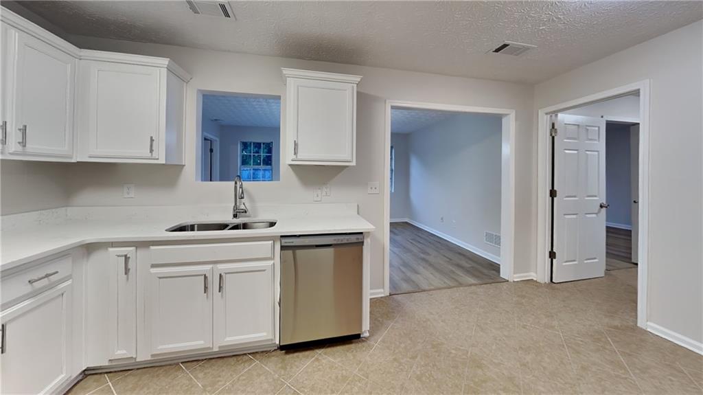 943 Colvin Drive Locust Grove, GA 30248 - Photo 5 of 21