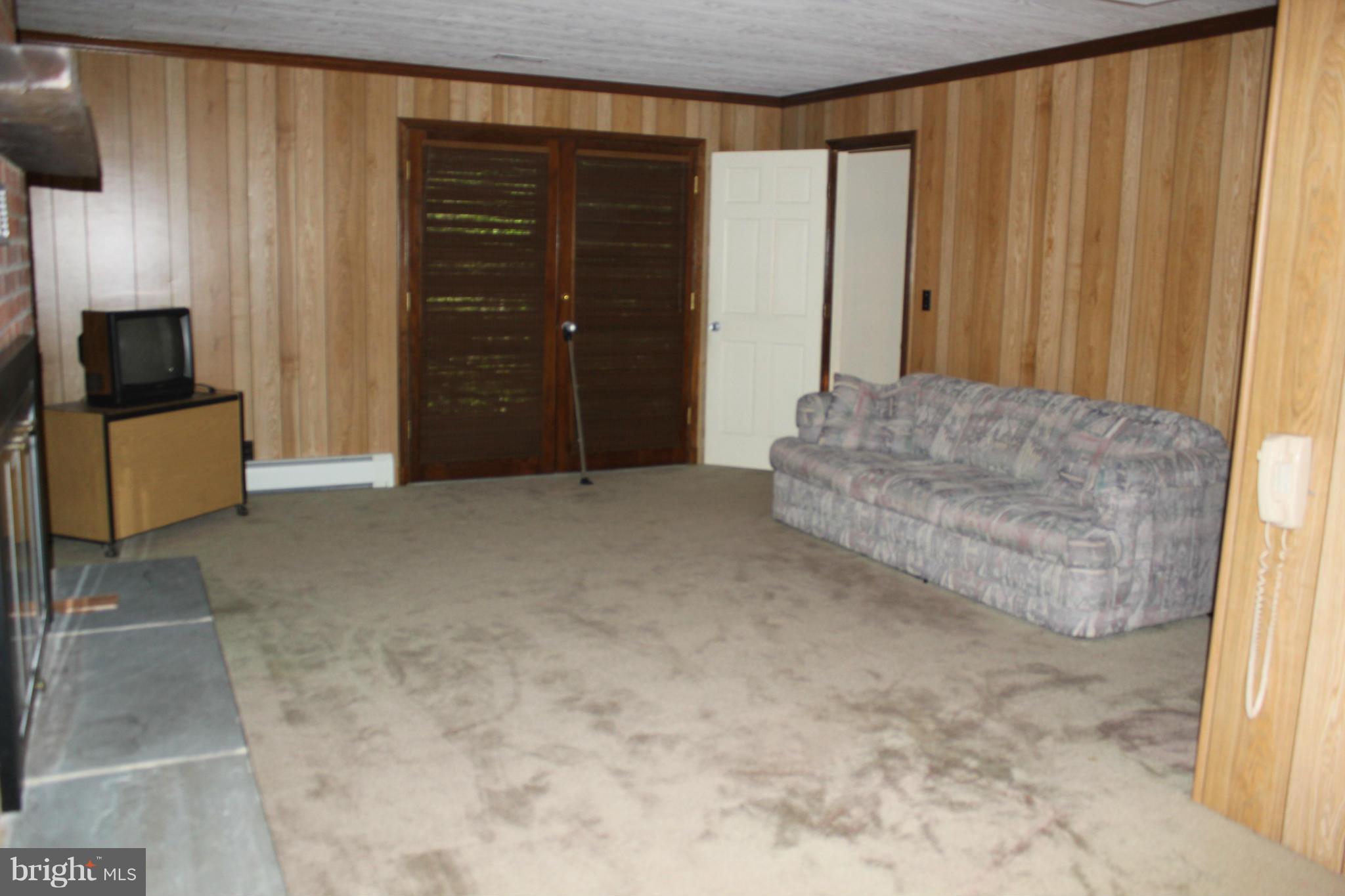 541 Luchase Road Linden, VA 22642 - Photo 25 of 26 Family Room