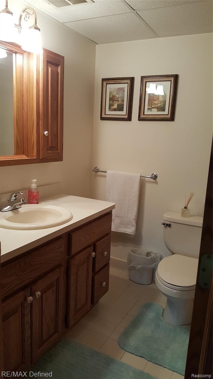 30769 Country Ridge Circle Farmington, MI 48331 - Photo 29 of 31 Full bathroom with shower in basement