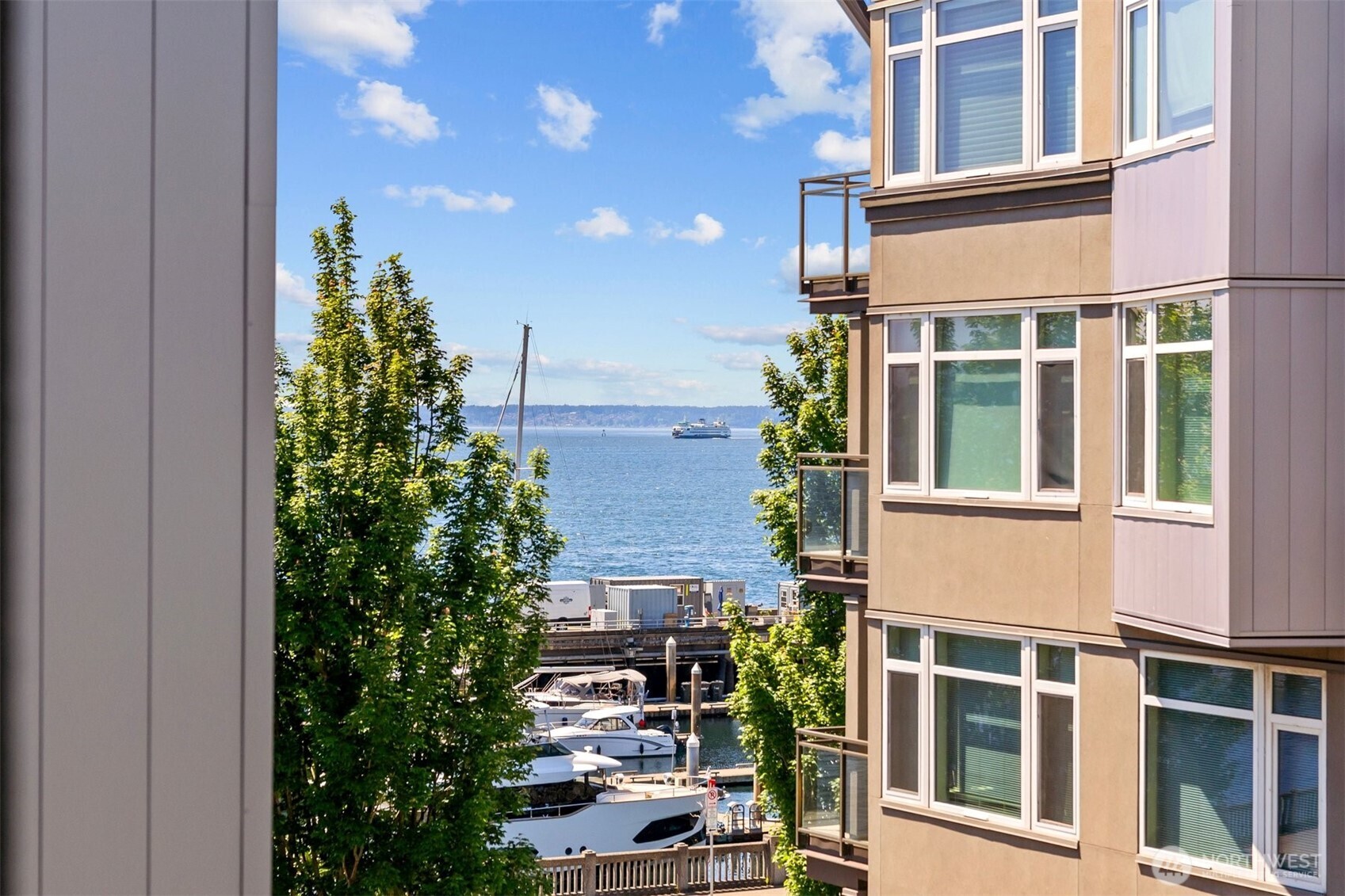 2000 Alaskan Way, Unit 453 Seattle, WA 98121 - Photo 11 of 33
