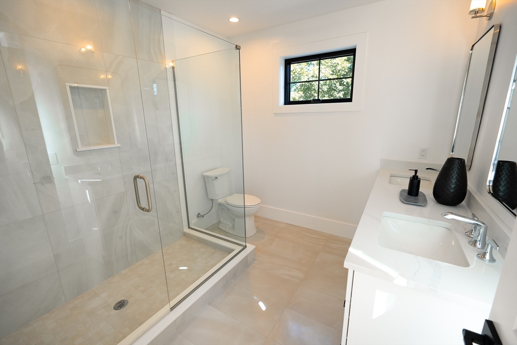 20 Crescent Road, Unit 20 Needham, MA 02494 - Photo 12 of 16