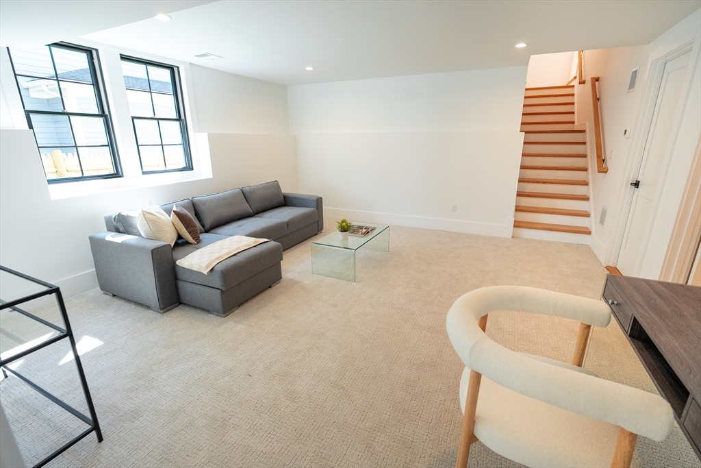 20 Crescent Road, Unit 20 Needham, MA 02494 - Photo 13 of 16