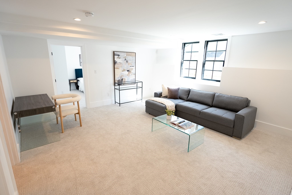 20 Crescent Road, Unit 20 Needham, MA 02494 - Photo 14 of 16