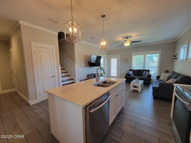 $2,500 | 100 Seabreeze Circle, Panama City Beach, FL 32461