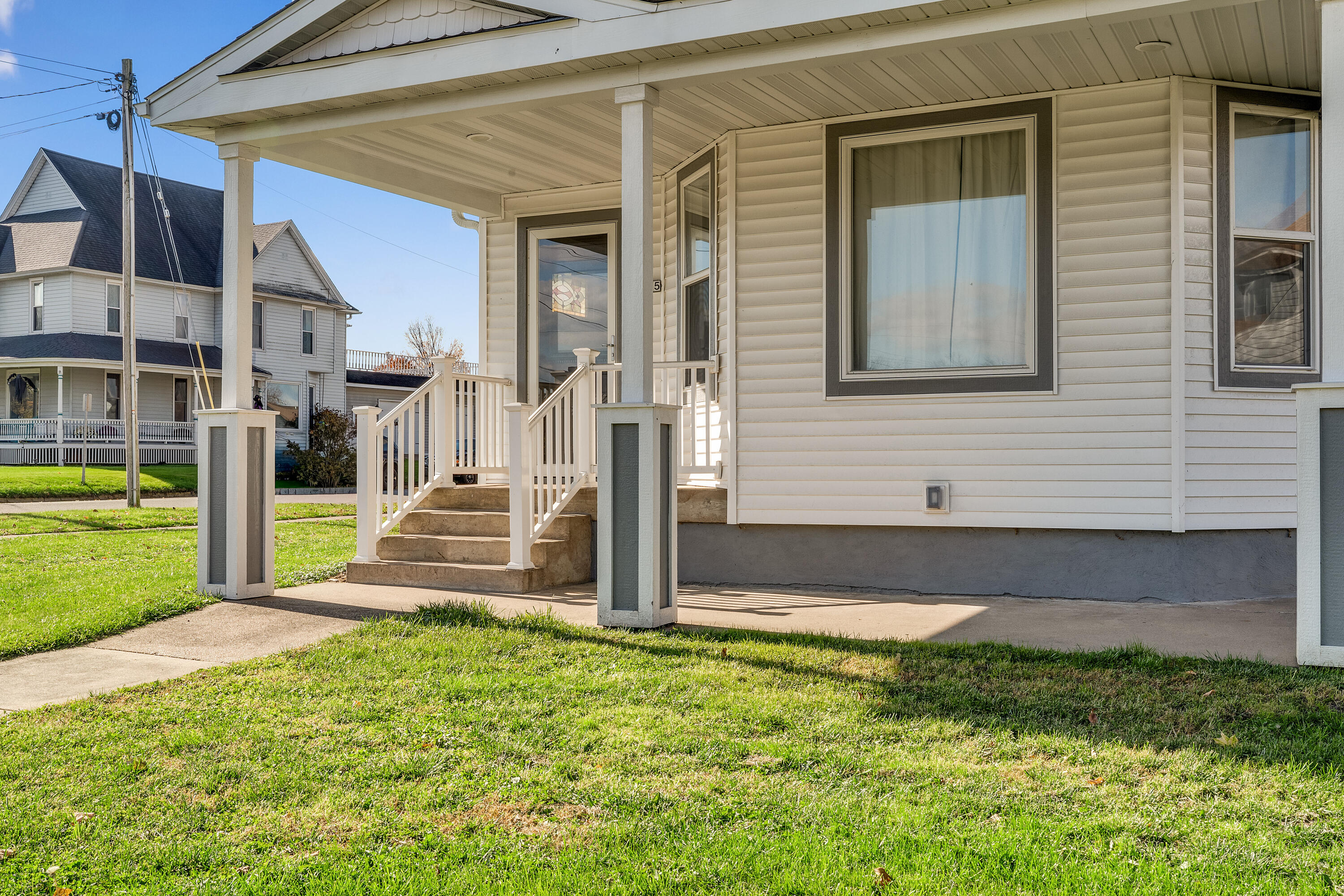 36015 Main Street Whitehall, WI 54773 - Photo 25 of 31 Front Entry