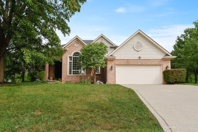 $550,000 | 281 Larwick Circle, Valparaiso, IN 46385