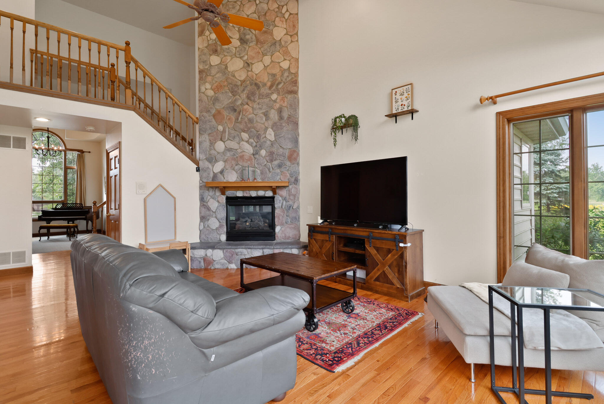 281 Larwick Circle Valparaiso, IN 46385 - Photo 11 of 40 2048x1368