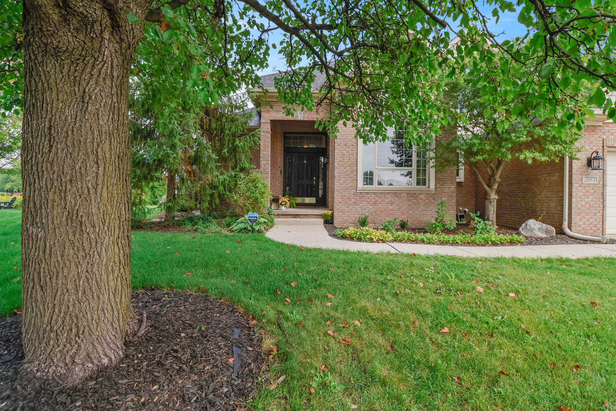 281 Larwick Circle Valparaiso, IN 46385 - Photo 2 of 40 2048x1368