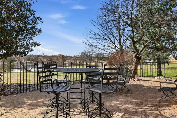 $1,200,000 | 10047.5 Southwest 101st Street, Auburn, KS 66402
