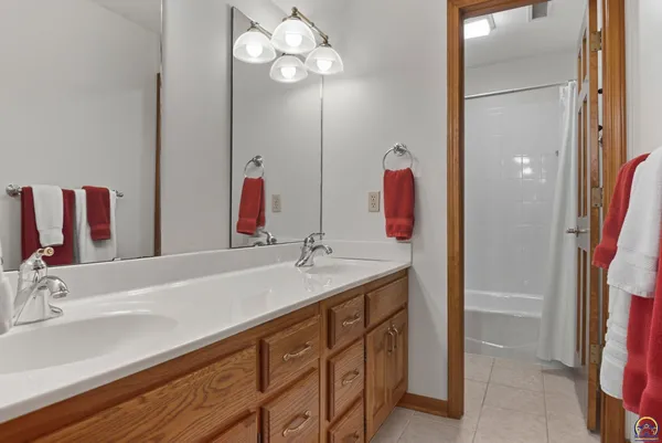 $1,200,000 | 10047.5 Southwest 101st Street, Auburn, KS 66402