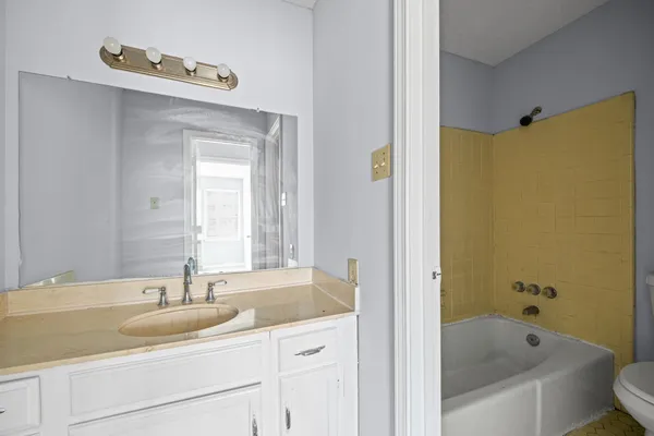 $115,000 | 3157 Tulip Poplar Drive, Unit 3157, Memphis, TN 38115