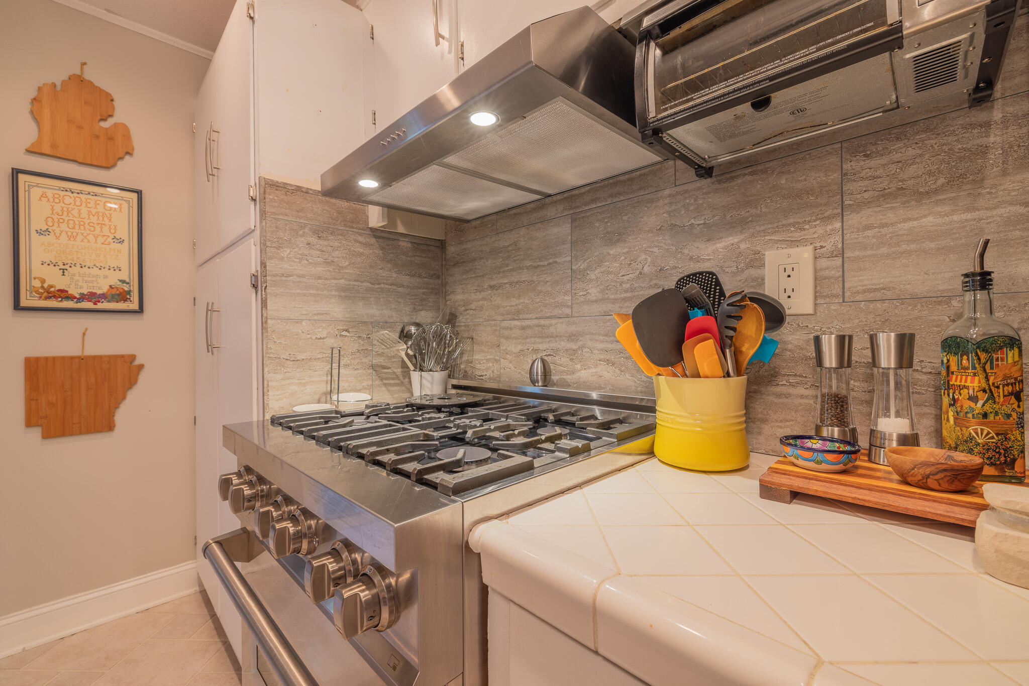 21347 Plantation Road Bristol, VA 24202 - Photo 12 of 38 1R9A4579-HDR