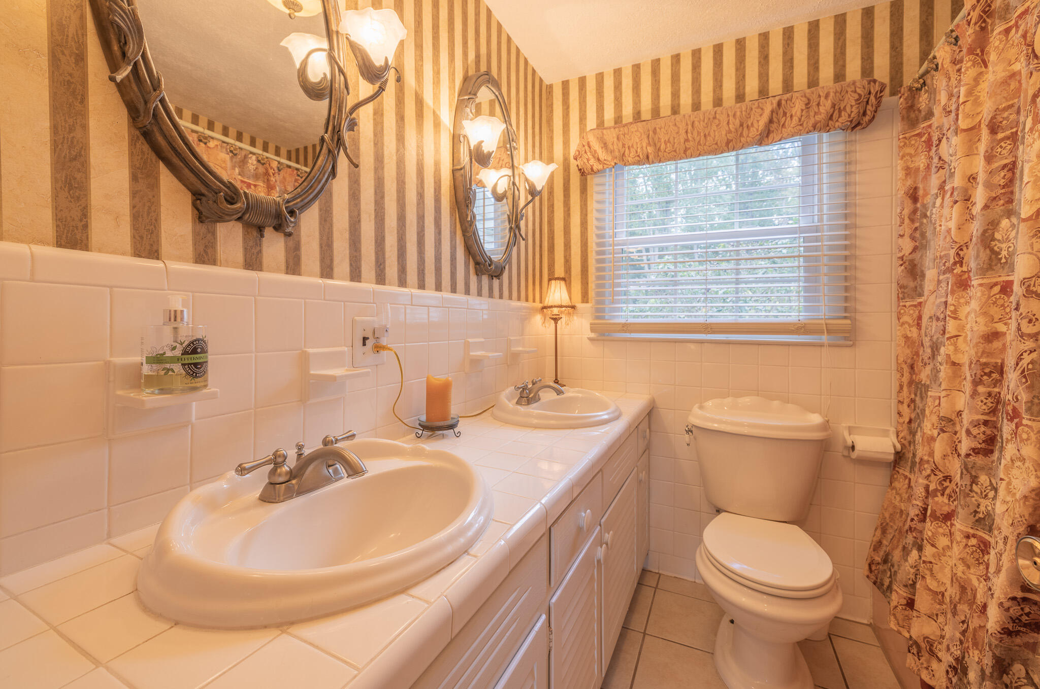 21347 Plantation Road Bristol, VA 24202 - Photo 21 of 38 1R9A4630-HDR-2