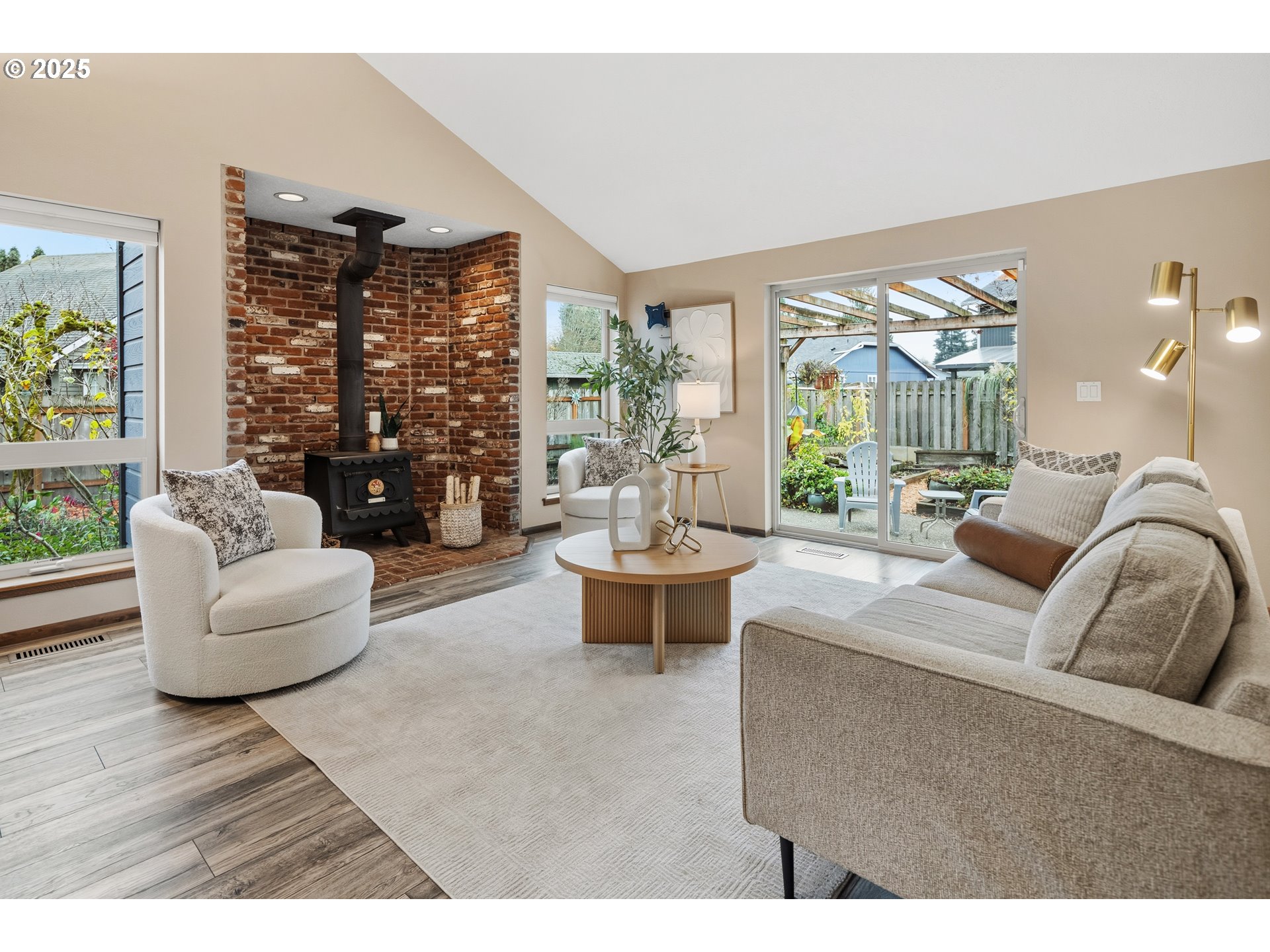 8200 Southwest Piute Court Tualatin, OR 97062 - Photo 3 of 25