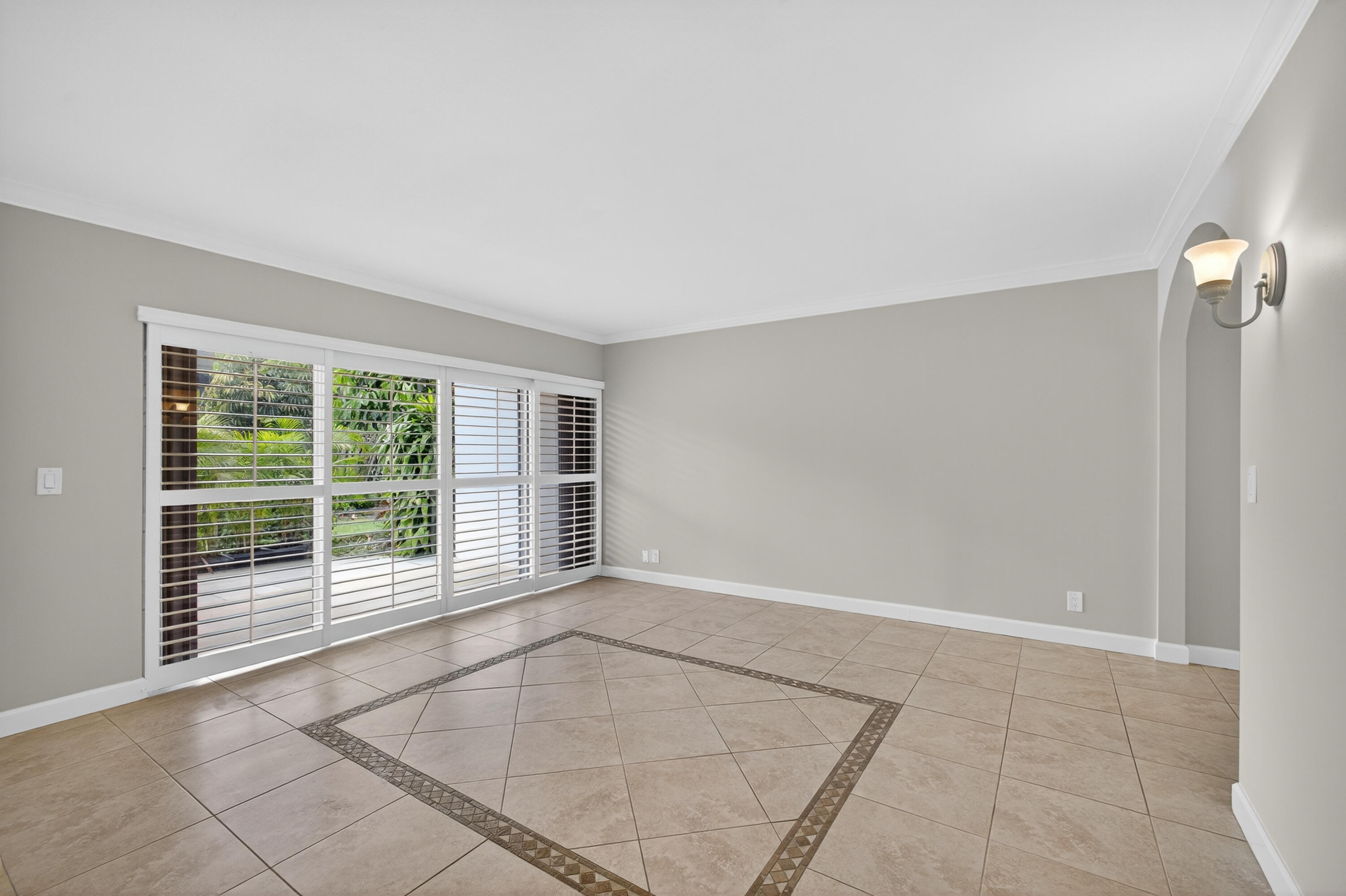 382 Golfview Road, Unit C North Palm Beach, FL 33408 - Photo 19 of 65 Family room great view to garden