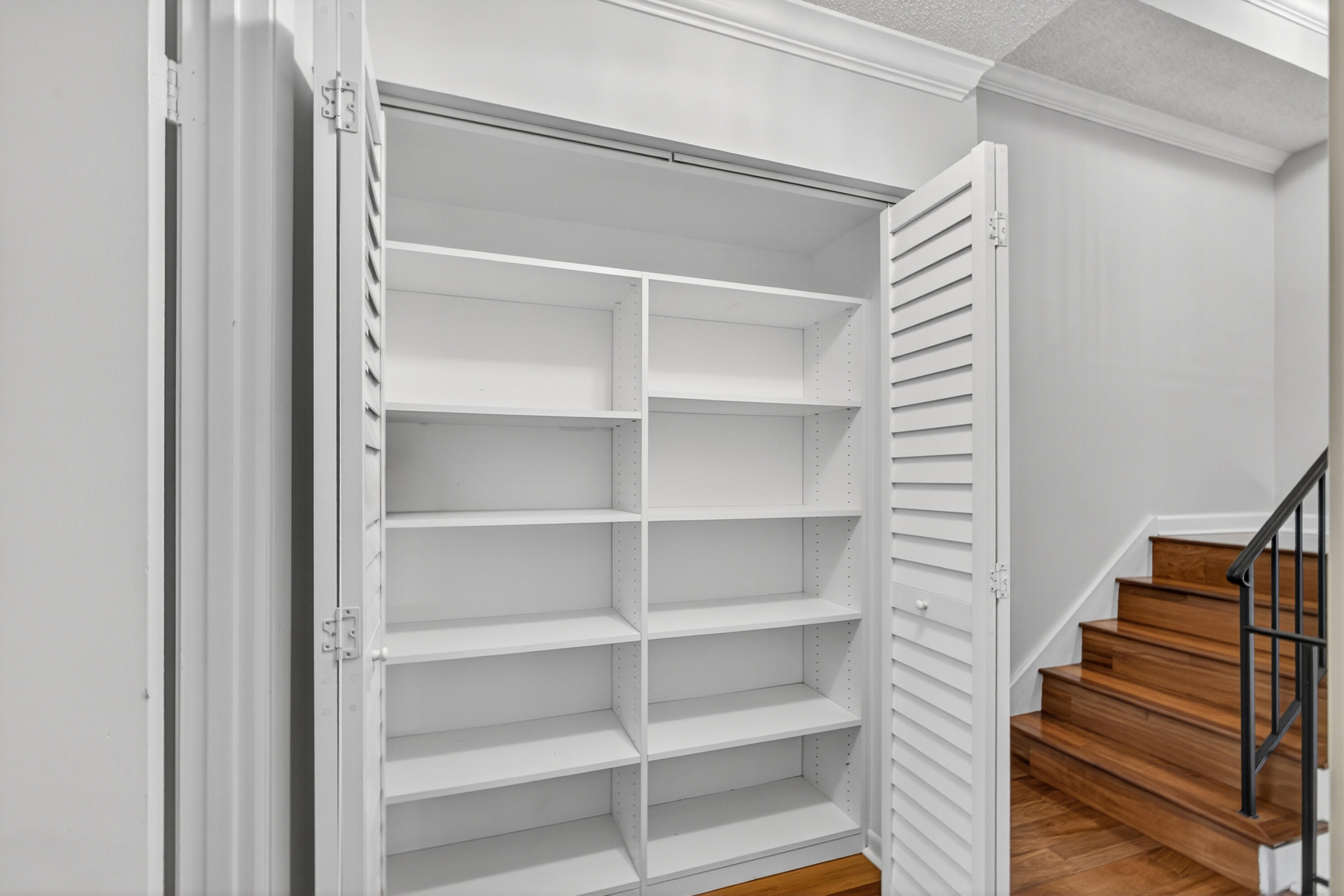 382 Golfview Road, Unit C North Palm Beach, FL 33408 - Photo 35 of 65 Large halway linen closet