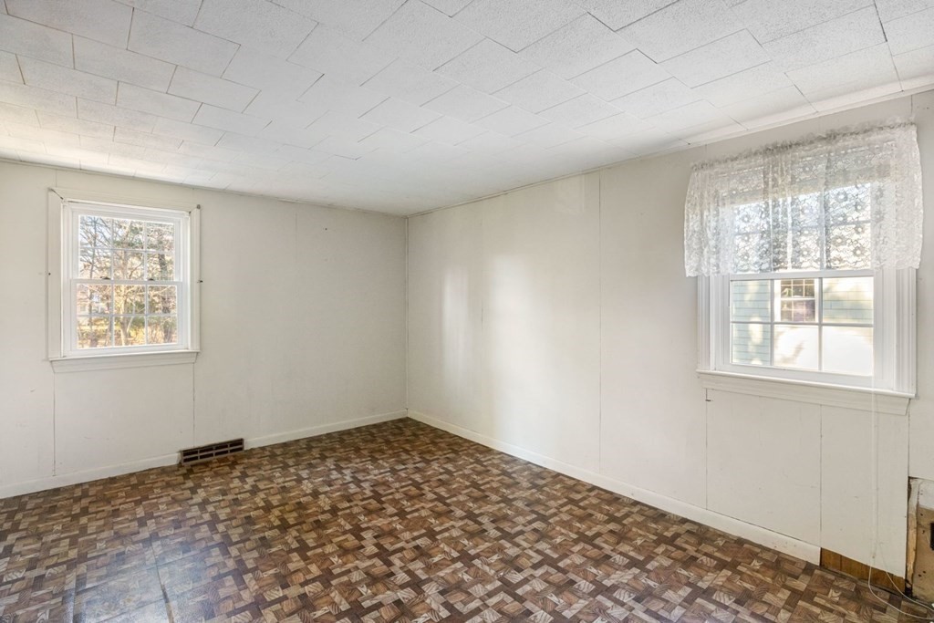 15 Hawthorne Road Holbrook, MA 02343 - Photo 16 of 24 Gallery Image 16
