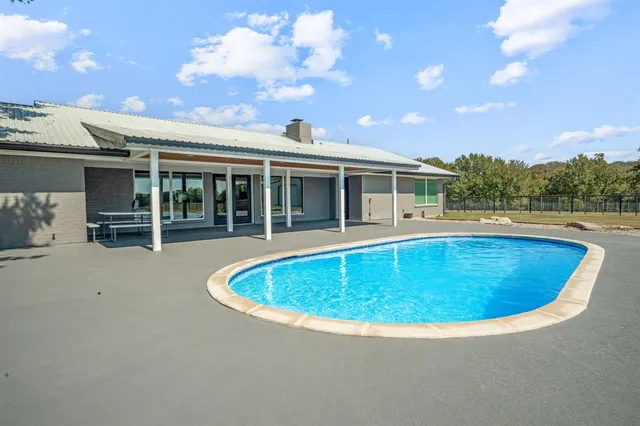 $625,000 | 600 Glenn Cemetery Road, Tolar, TX 76476