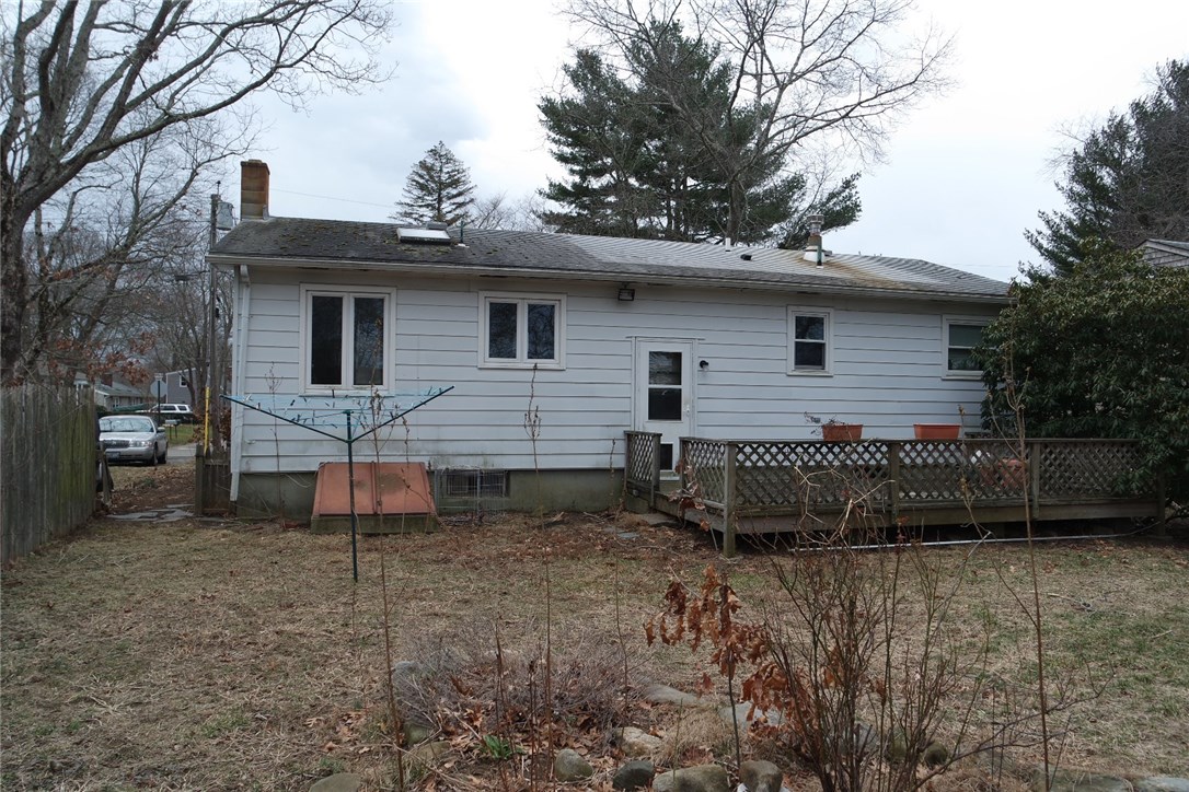 127 Old Pine Road Narragansett, RI 02882 - Photo 3 of 29 Gallery Image 3