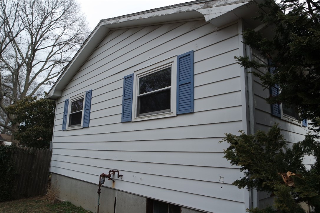 127 Old Pine Road Narragansett, RI 02882 - Photo 4 of 29 Gallery Image 4