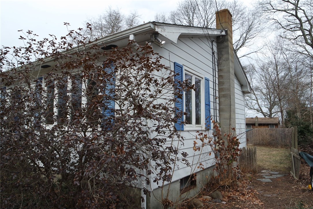 127 Old Pine Road Narragansett, RI 02882 - Photo 5 of 29 Gallery Image 5