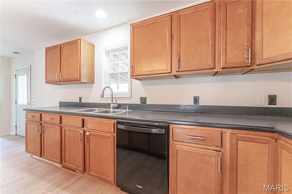 $150,000 | 202 West Canada Street, Sturgeon, MO 65284