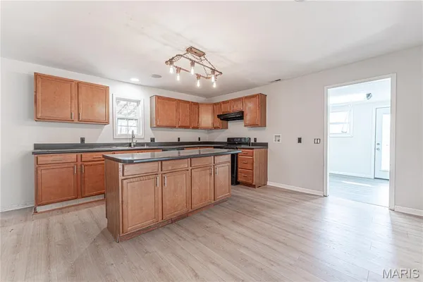 $150,000 | 202 West Canada Street, Sturgeon, MO 65284