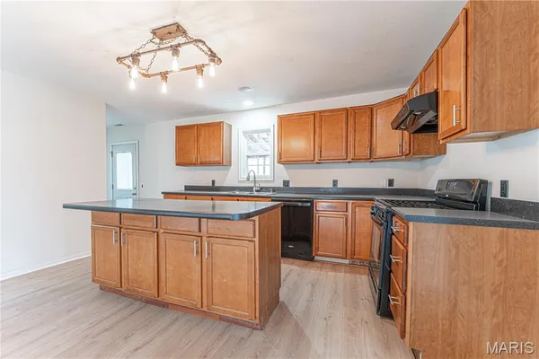 $150,000 | 202 West Canada Street, Sturgeon, MO 65284