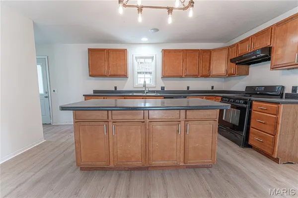 $150,000 | 202 West Canada Street, Sturgeon, MO 65284