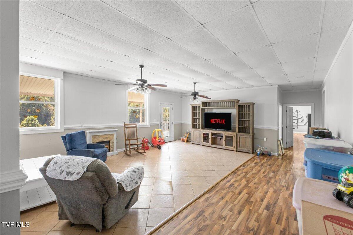 2447 Denton Valley Road Bristol, TN 37620 - Photo 19 of 41 20-128A2438