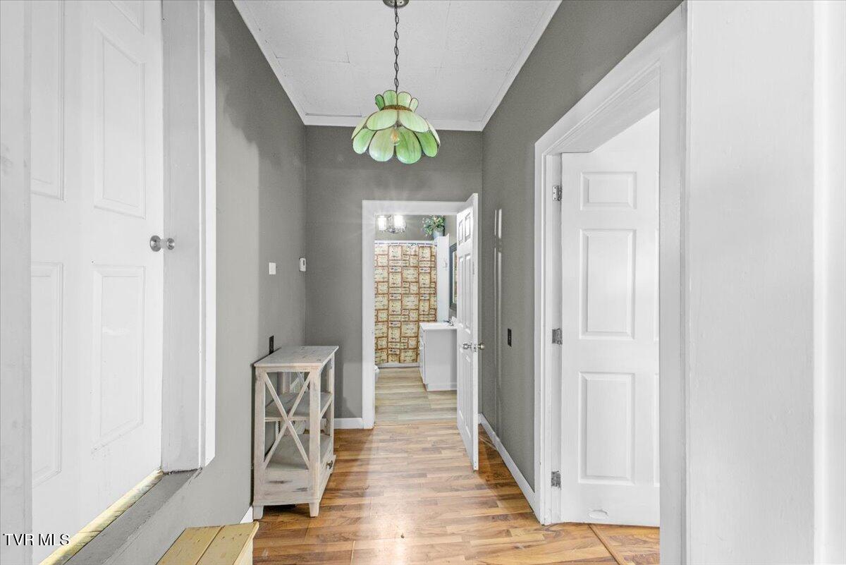 2447 Denton Valley Road Bristol, TN 37620 - Photo 20 of 41 22-128A2446
