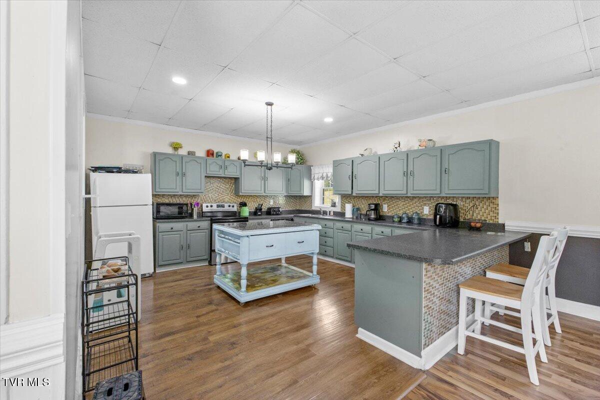 2447 Denton Valley Road Bristol, TN 37620 - Photo 27 of 41 28-128A2469