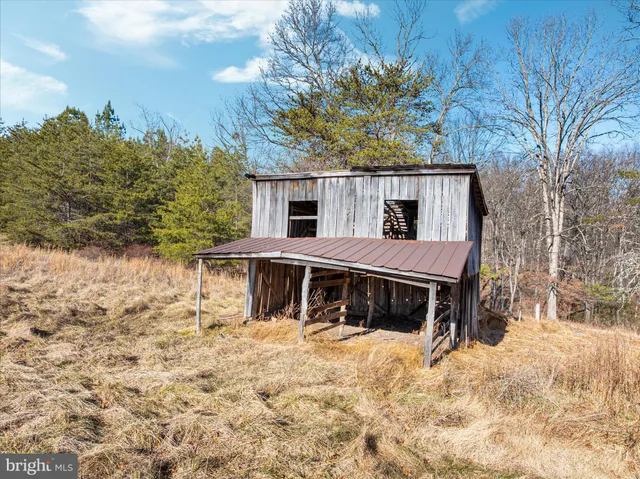 $1,025,000 | 1990 Collinsville Road, Cross Junction, VA 22625
