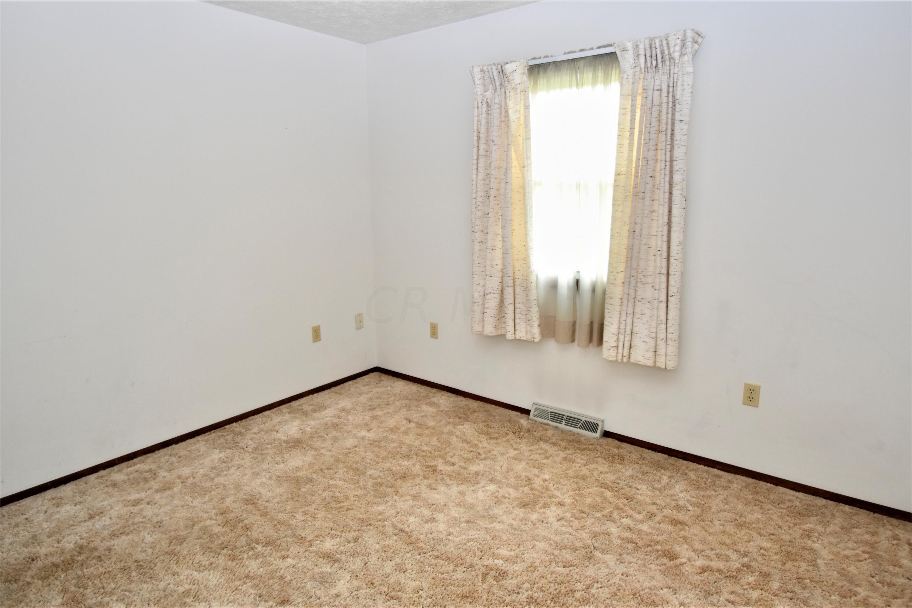 808 Cheshire Road Sunbury, OH 43074 - Photo 21 of 29 Bedroom 2
