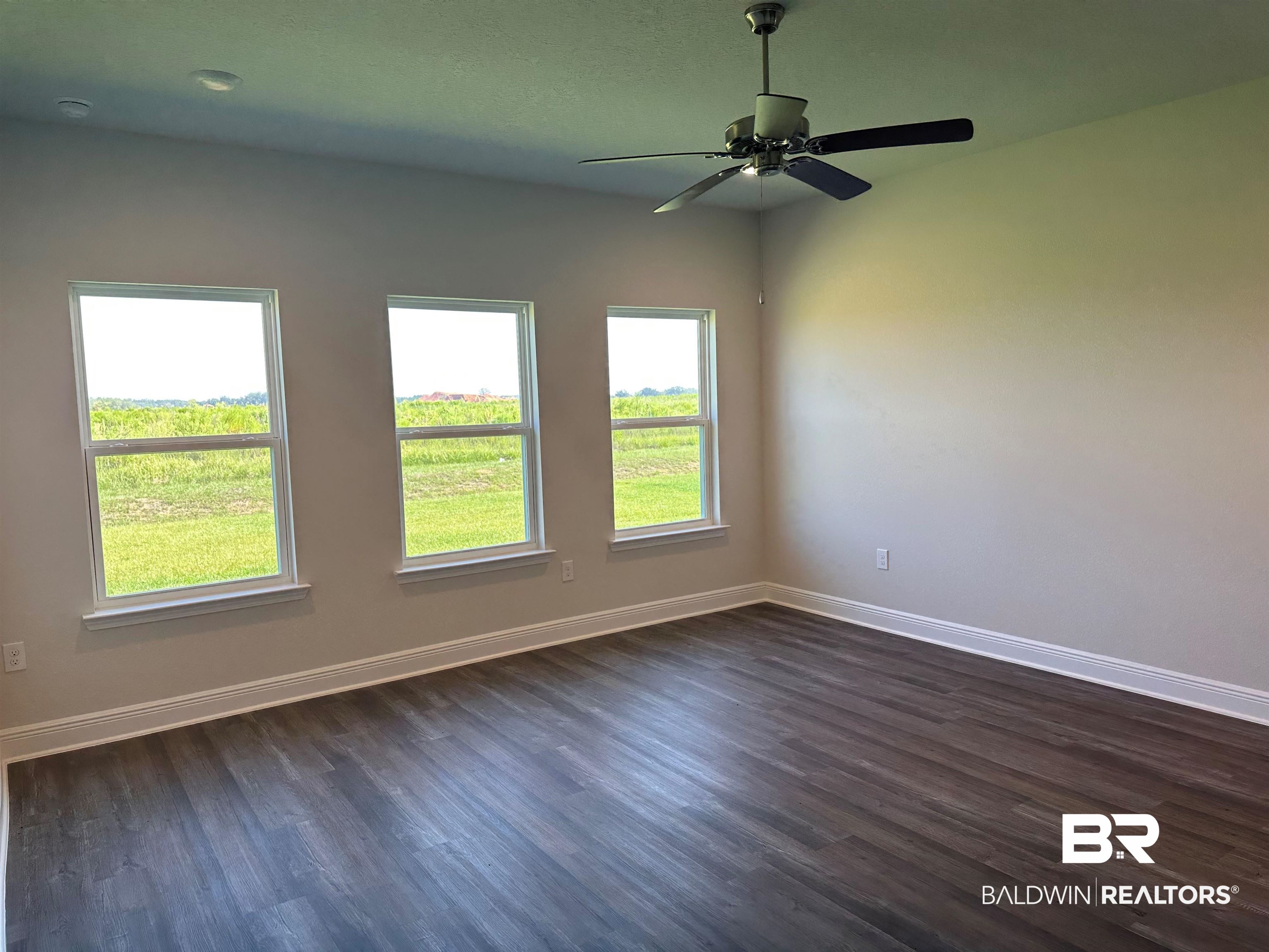 1005 Hayward Loop, Unit 13 Foley, AL 36535 - Photo 7 of 18 Living Area