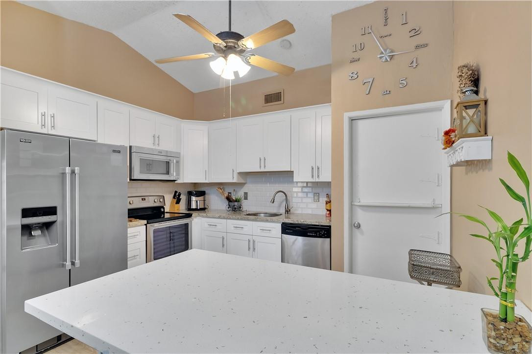18914 Cloud Lake Circle Boca Raton, FL 33496 - Photo 10 of 27 Photo 10
