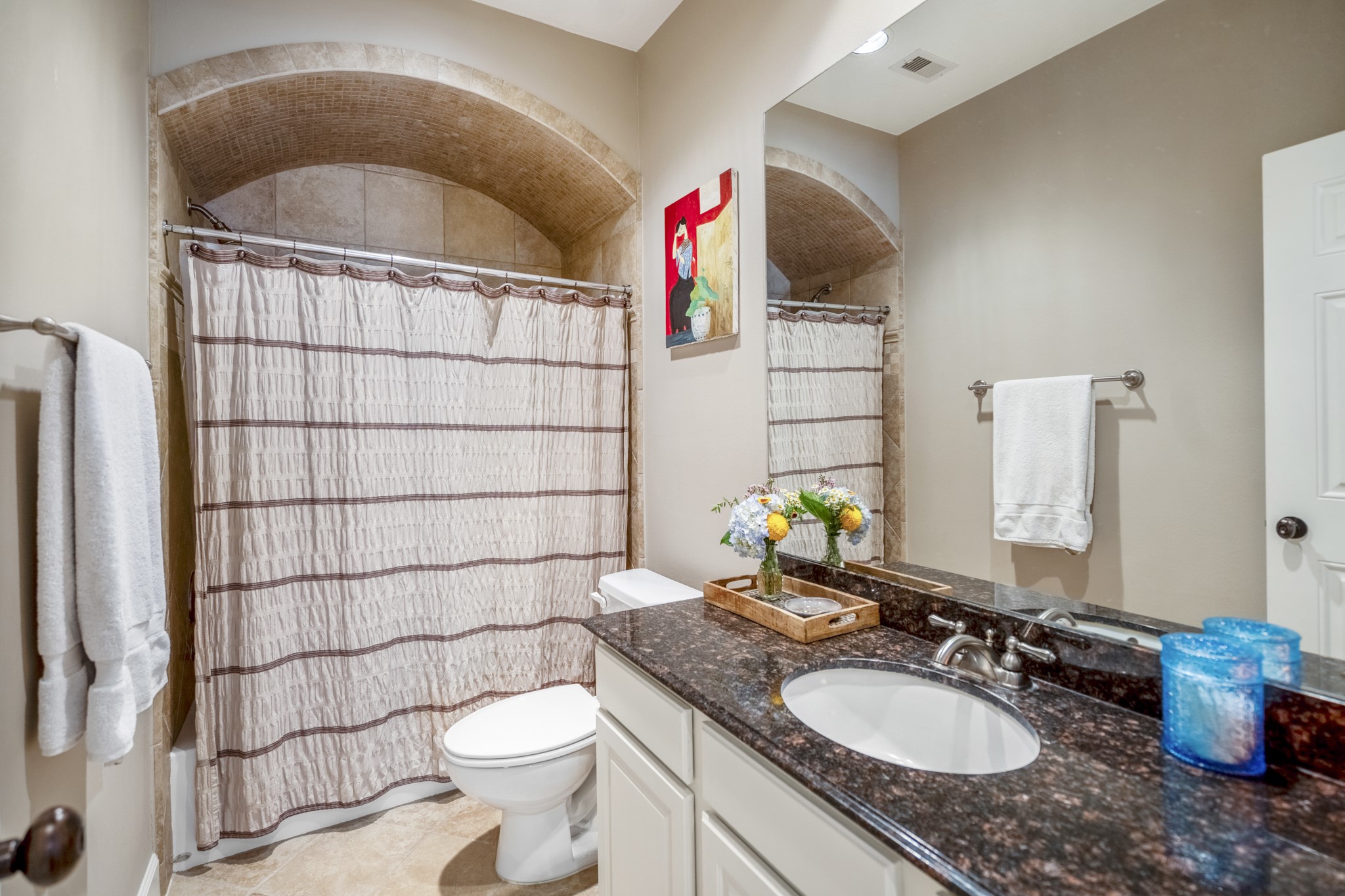 1013 Crocker Street Houston, TX 77019 - Photo 22 of 25 1st floor en-suite