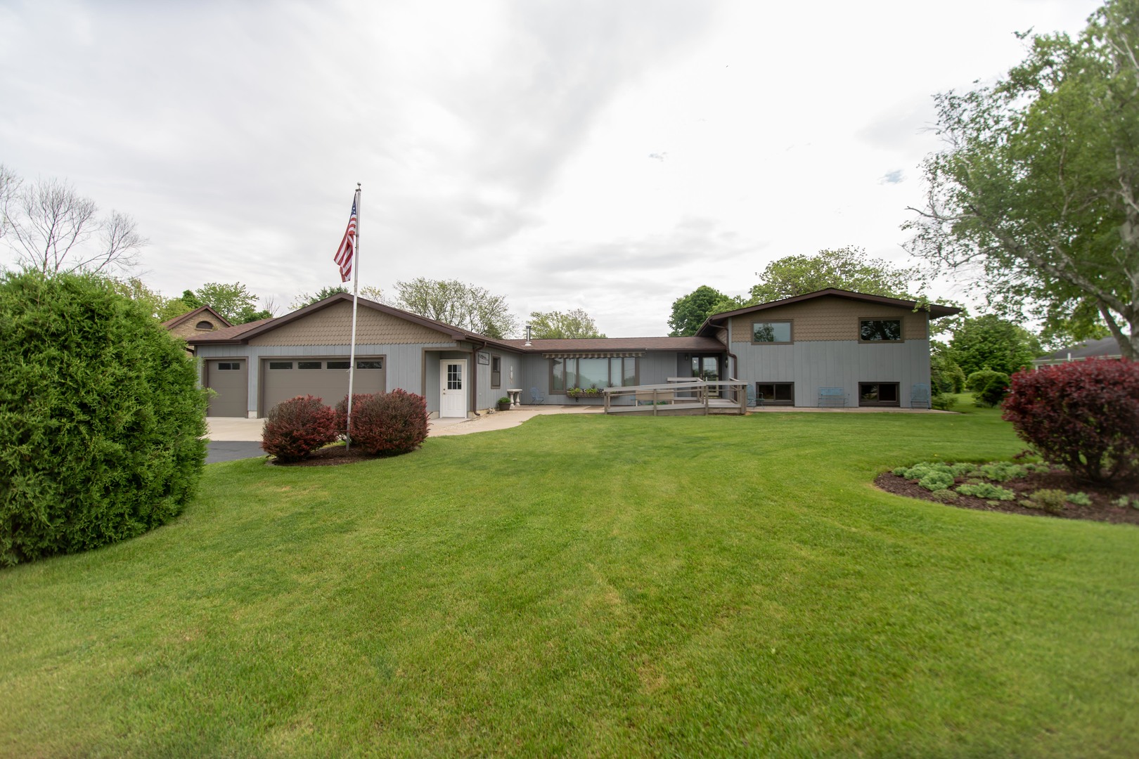 8946 Indian Road Shabbona, IL 60550 - Photo 3 of 38