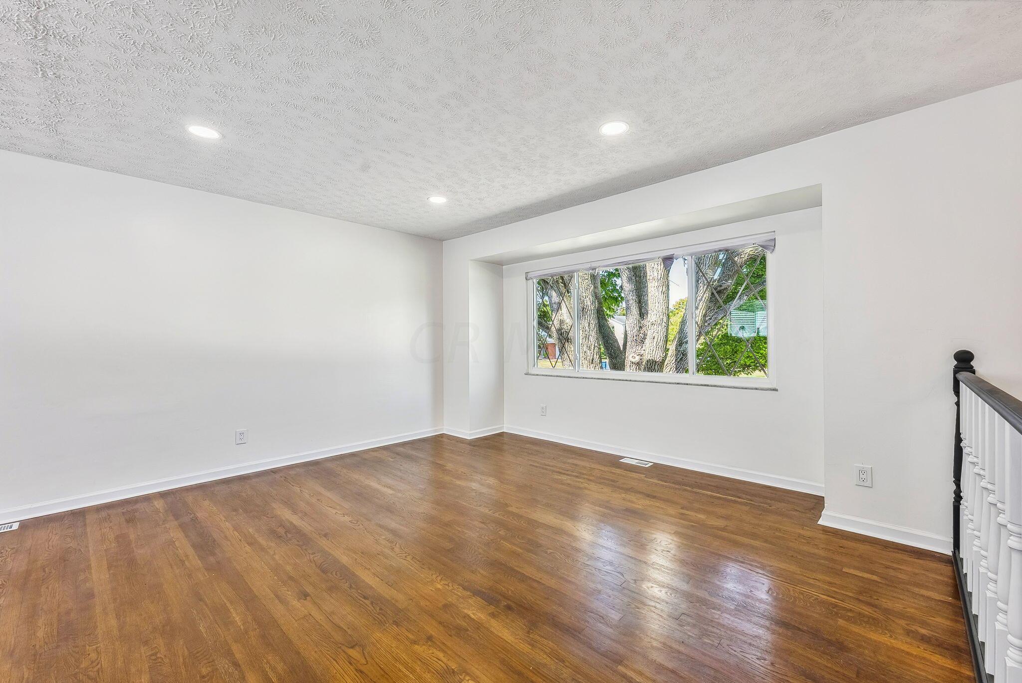 1822 Newfield Road Columbus, OH 43209 - Photo 5 of 33 3-web-or-mls-1822-newfield-rd