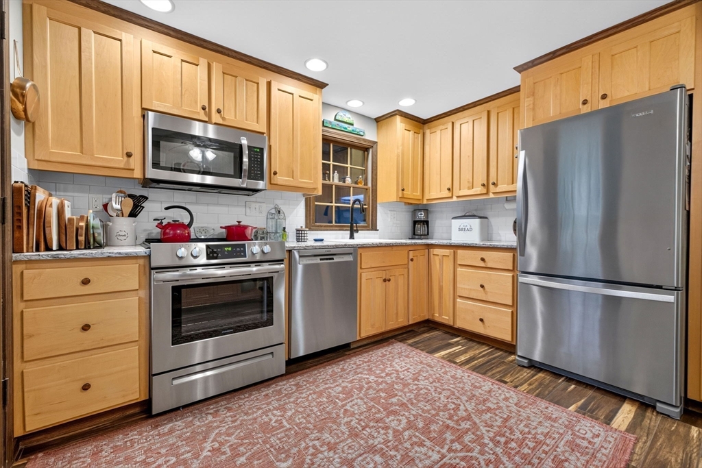 9 Spruce Road North Reading, MA 01864 - Photo 2 of 26