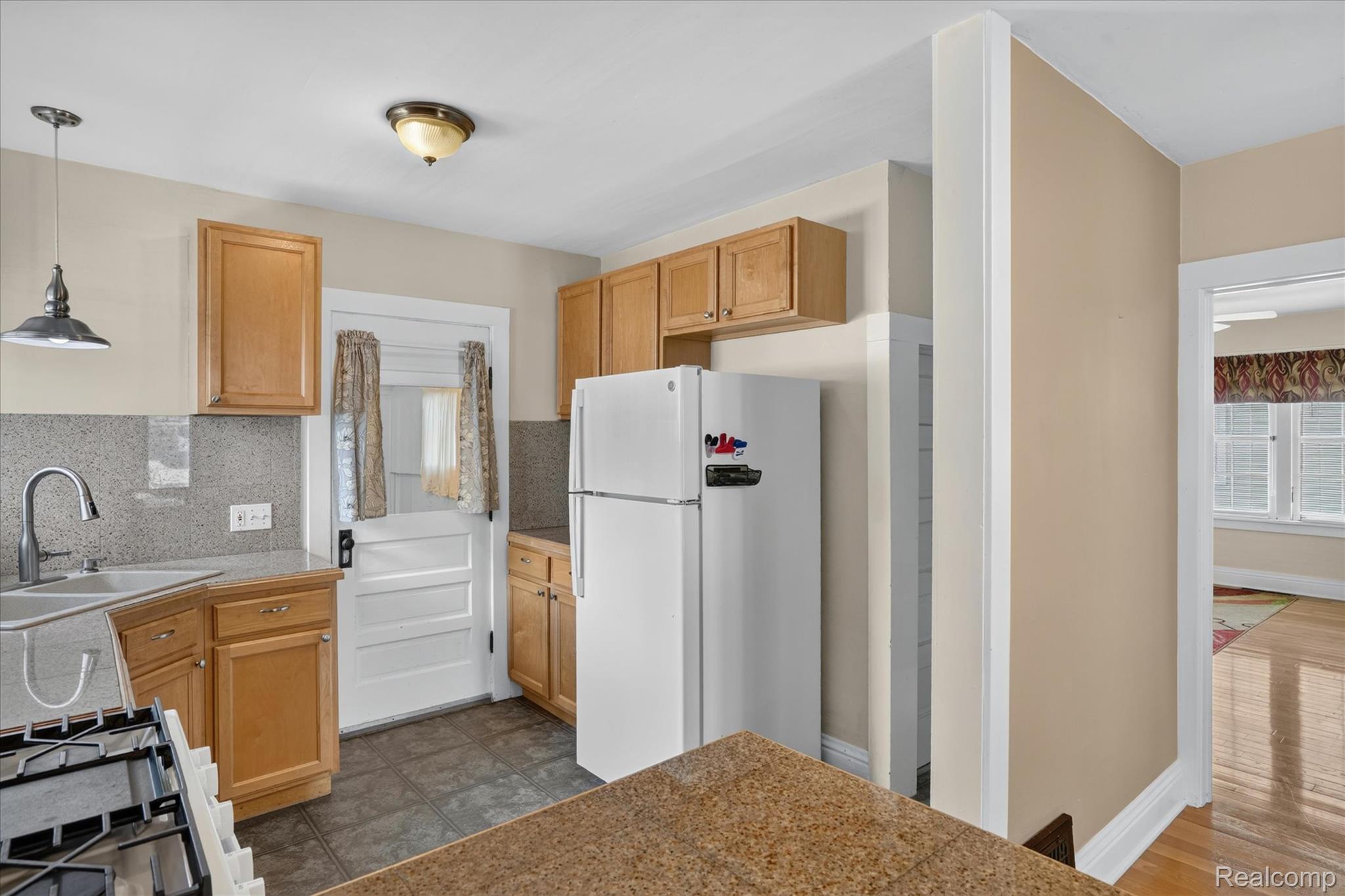 410 South Center Street Howell, MI 48843 - Photo 8 of 47 13-410-S-Center-St-Howell-MI-48843-WindowStill.jpg