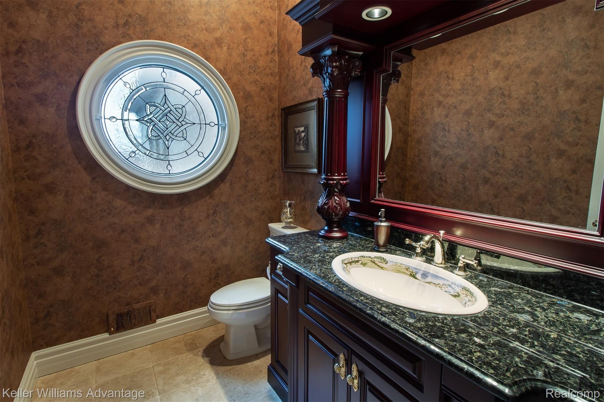 5520 Oak Bluff Road Rochester, MI 48306 - Photo 21 of 60 OakBluffRd_5520_HalfBathB.jpg