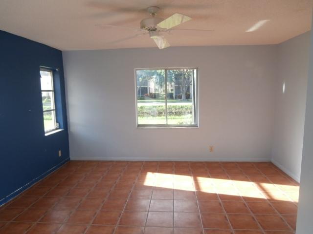 8669 Sunbird Place Boca Raton, FL 33496 - Photo 6 of 10 0 (12)