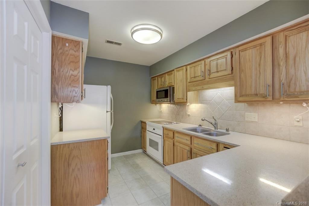 5009 Sharon Road, Unit L Charlotte, NC 28210 - Photo 13 of 31